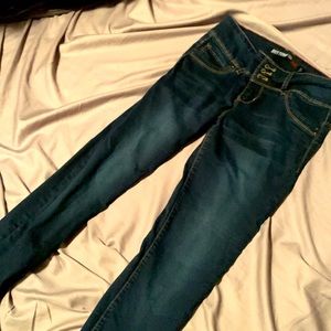 Bum lifting stretchy skinny jeans